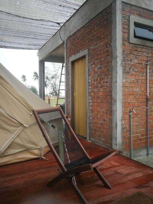 קמפונג פנריק Rembulan Escape Bell Tent 2 מראה חיצוני תמונה