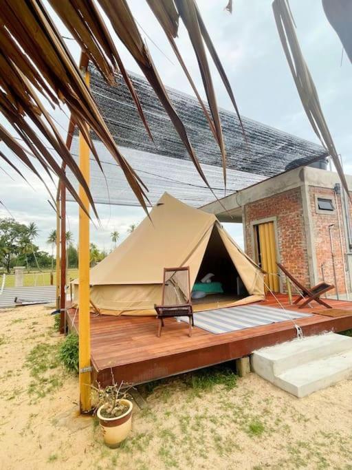 קמפונג פנריק Rembulan Escape Bell Tent 2 מראה חיצוני תמונה